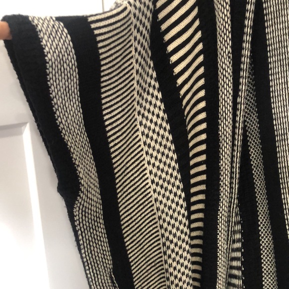 Do everything for love| Kimono shawl sweater| Women’s|. OSFM Black Cream Bo ho - Picture 3 of 11